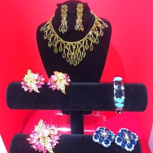 FAMILY ESTATE HIGH END VINTAGE COSTUME JEWELRY 3 DIFFERENT SETS ALL PRISTINE